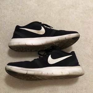 Black Nike Free Rn